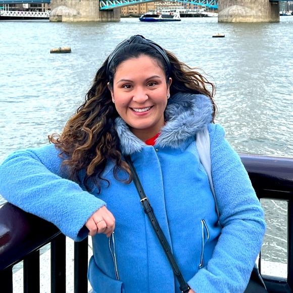 Meet your Posher, Vanessa - Picture 3 of 5